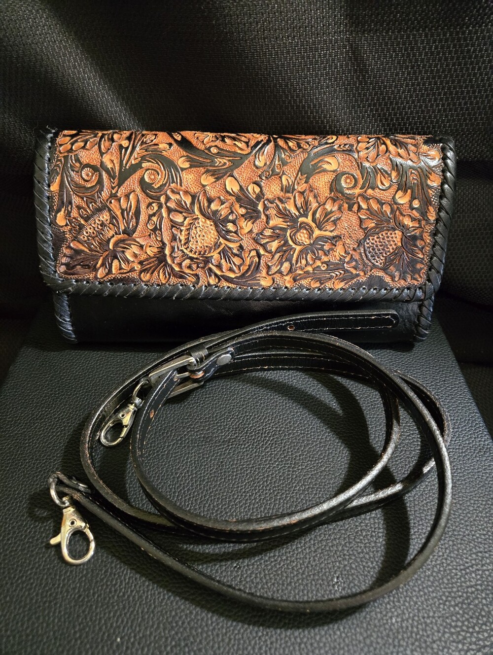 Origenes By David Luna Hand-Tooled Floral Leather Crossbody Wallet - EUC